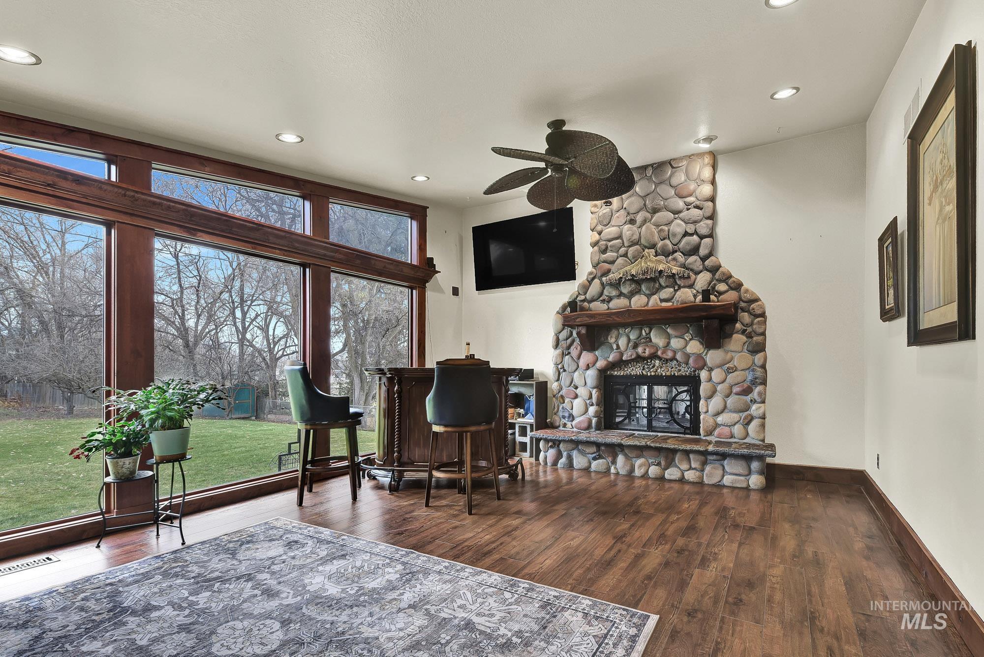 457 E Beacon Light Rd, Eagle, Idaho 83616, 4 Bedrooms, 2.5 Bathrooms, Residential For Sale, Price $824,999,MLS 98995710