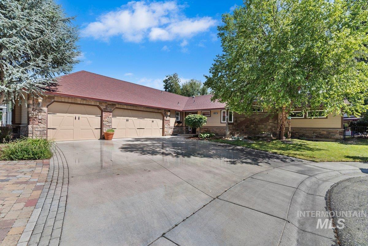 11937 W Driftwood Court, Boise, Idaho 83713, 3 Bedrooms, 2 Bathrooms, Residential For Sale, Price $575,000,MLS 98995721
