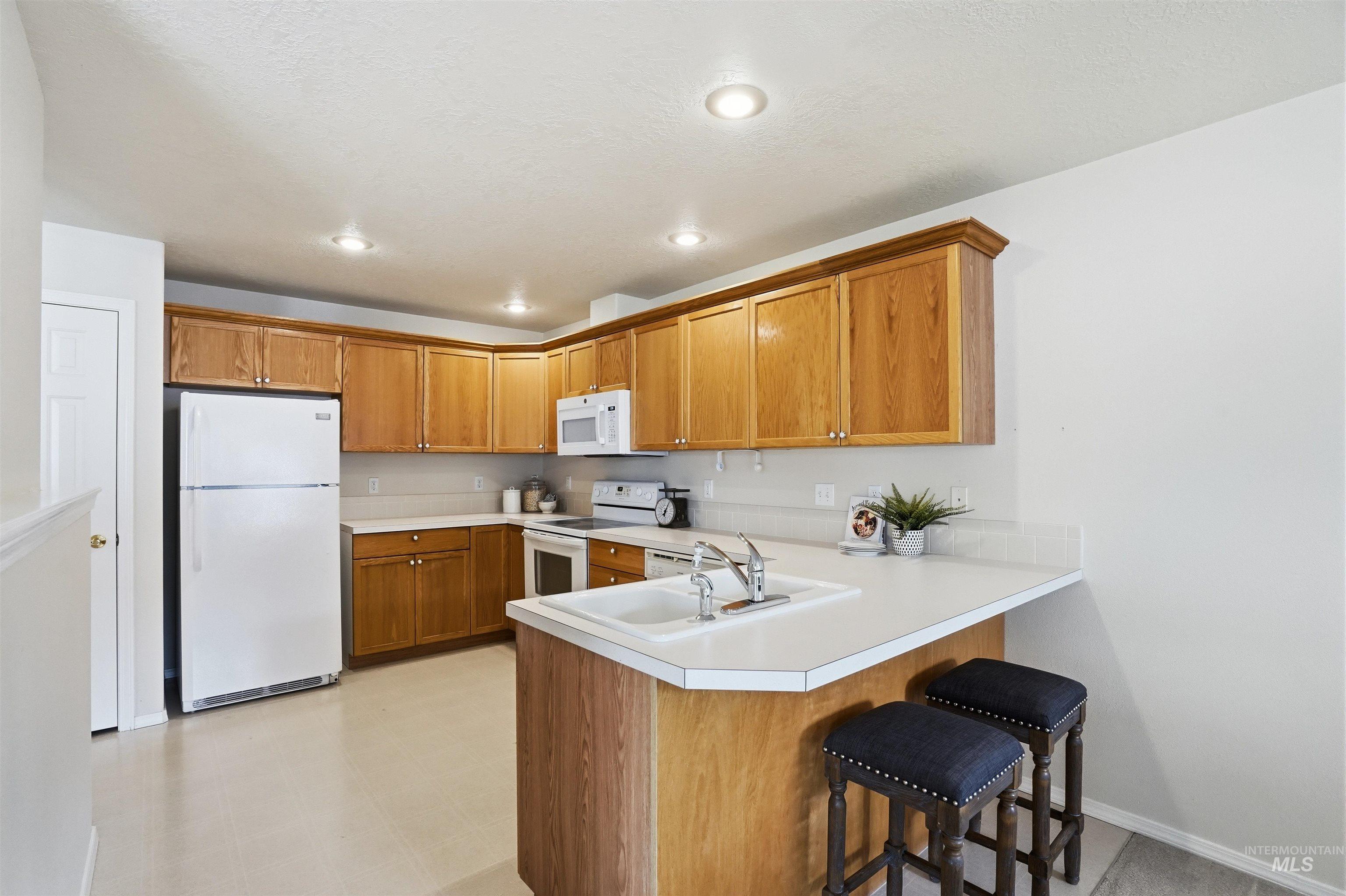 1884 N Buena Vista Ave., Meridian, Idaho 83646, 2 Bedrooms, 2 Bathrooms, Residential For Sale, Price $370,000,MLS 98995723