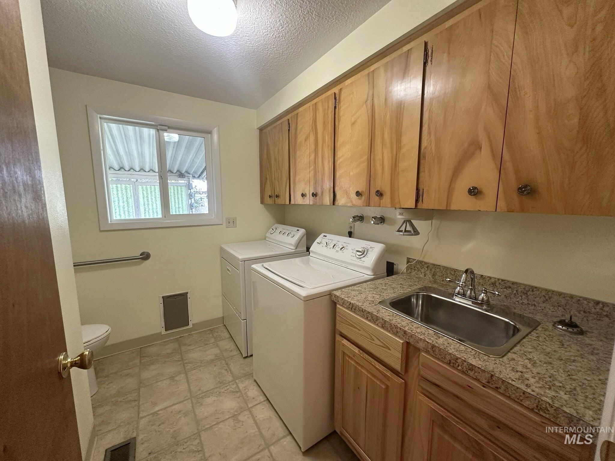 4821 N Parkwood, Boise, Idaho 83704, 3 Bedrooms, 2.5 Bathrooms, Residential For Sale, Price $429,900,MLS 98995724