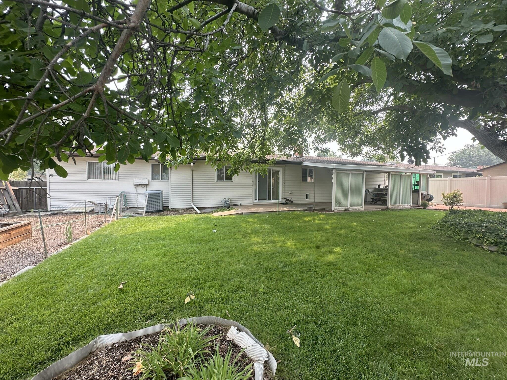4821 N Parkwood, Boise, Idaho 83704, 3 Bedrooms, 2.5 Bathrooms, Residential For Sale, Price $429,900,MLS 98995724
