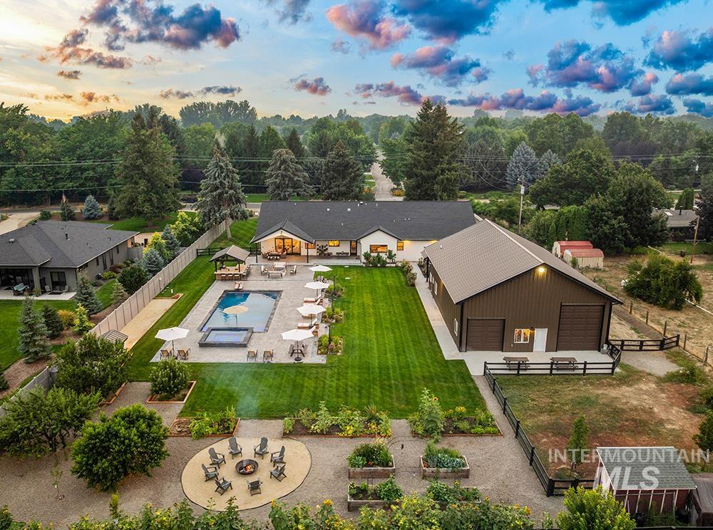 1726 N Ballantyne Ln, Eagle, Idaho 83616, 4 Bedrooms, 5 Bathrooms, Residential For Sale, Price $2,298,000,MLS 98995726