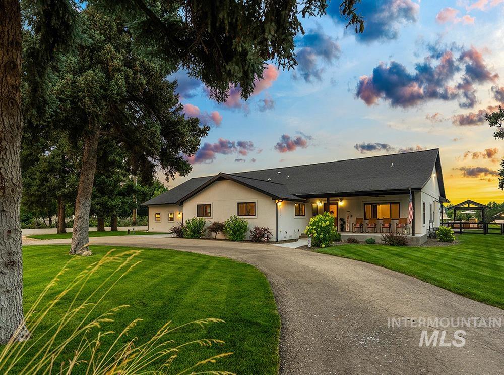 1726 N Ballantyne Ln, Eagle, Idaho 83616, 4 Bedrooms, 5 Bathrooms, Residential For Sale, Price $2,298,000,MLS 98995726