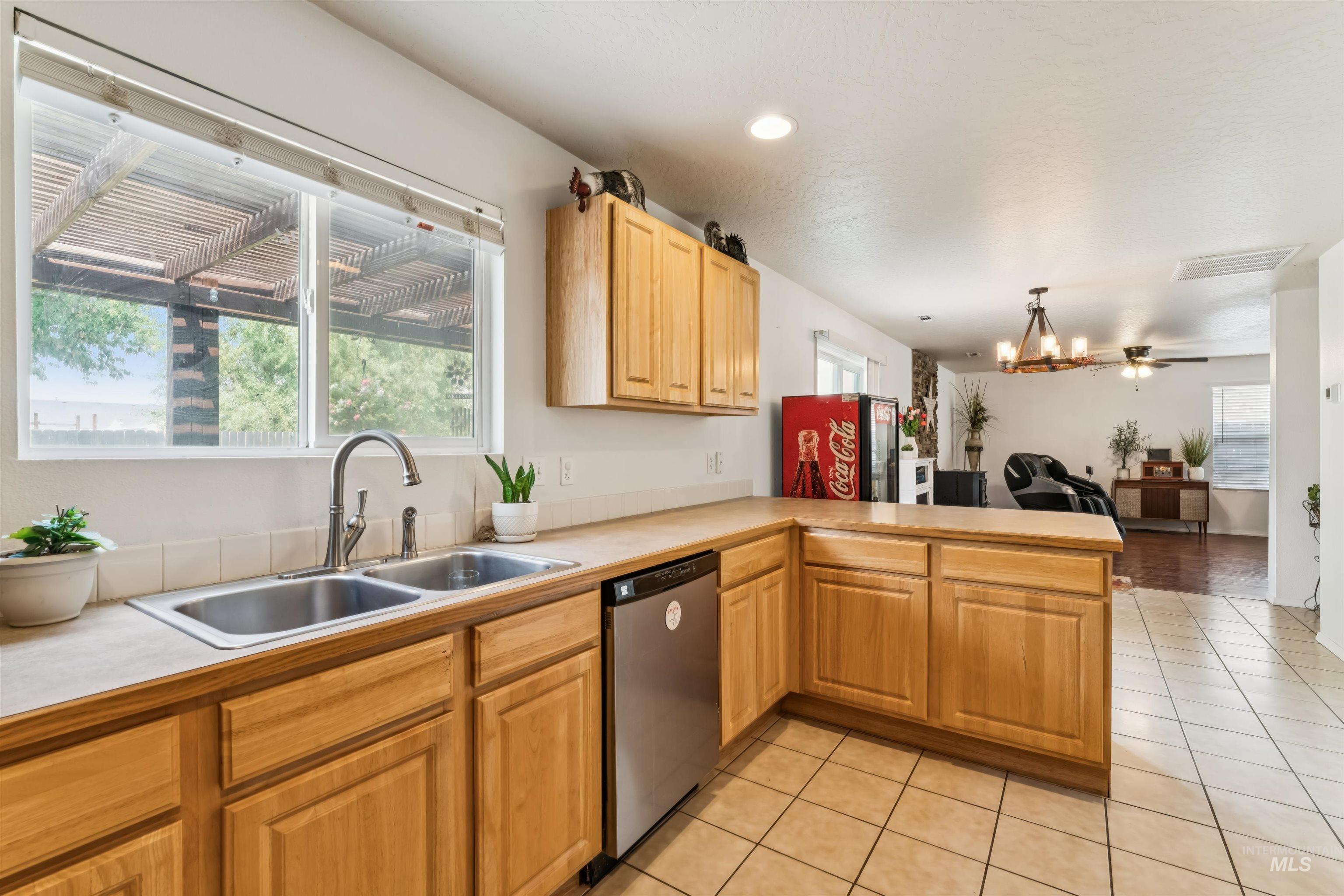168 E Willow Creek Dr, Middleton, Idaho 83644, 4 Bedrooms, 2.5 Bathrooms, Residential For Sale, Price $399,000,MLS 98995732