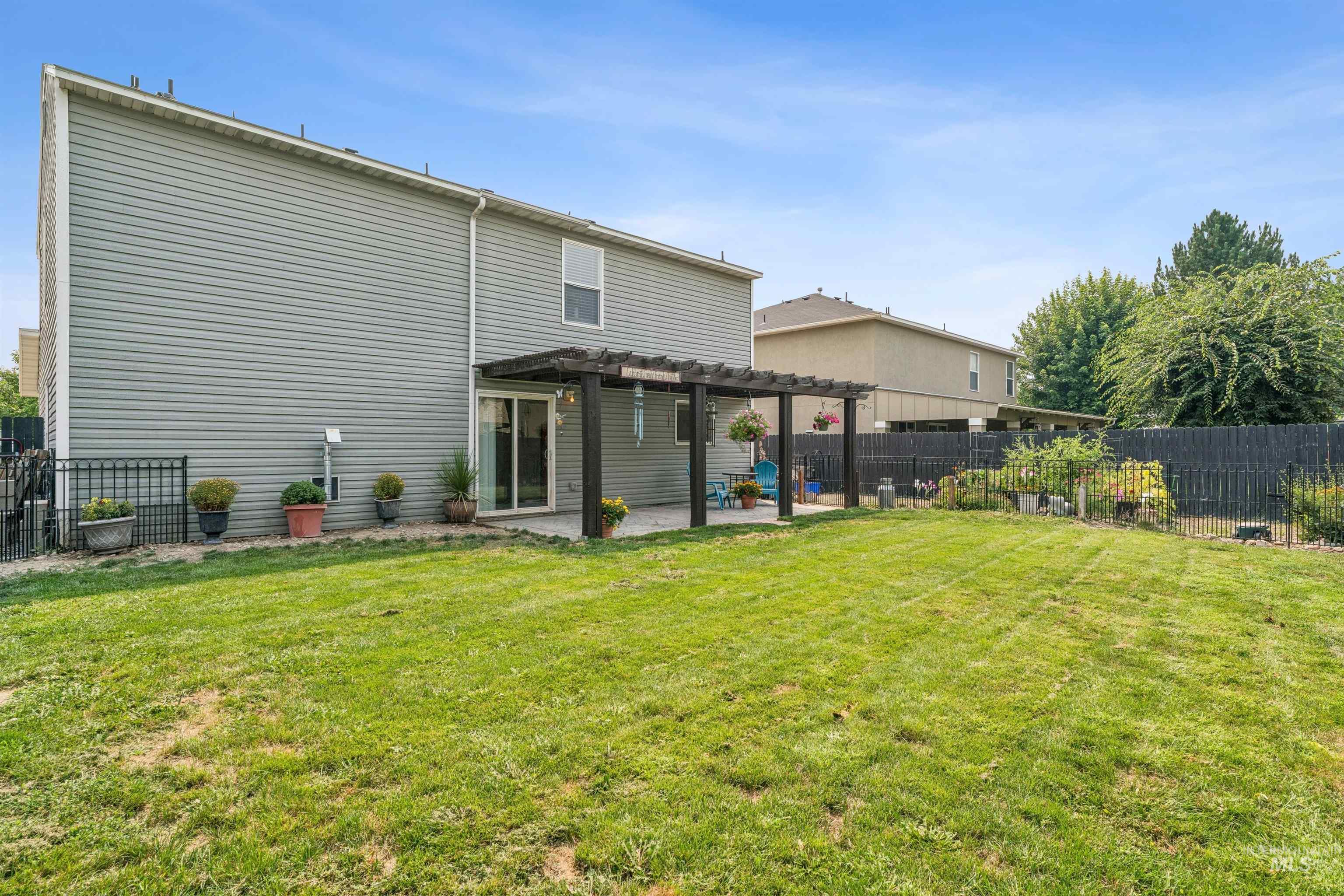 168 E Willow Creek Dr, Middleton, Idaho 83644, 4 Bedrooms, 2.5 Bathrooms, Residential For Sale, Price $399,000,MLS 98995732