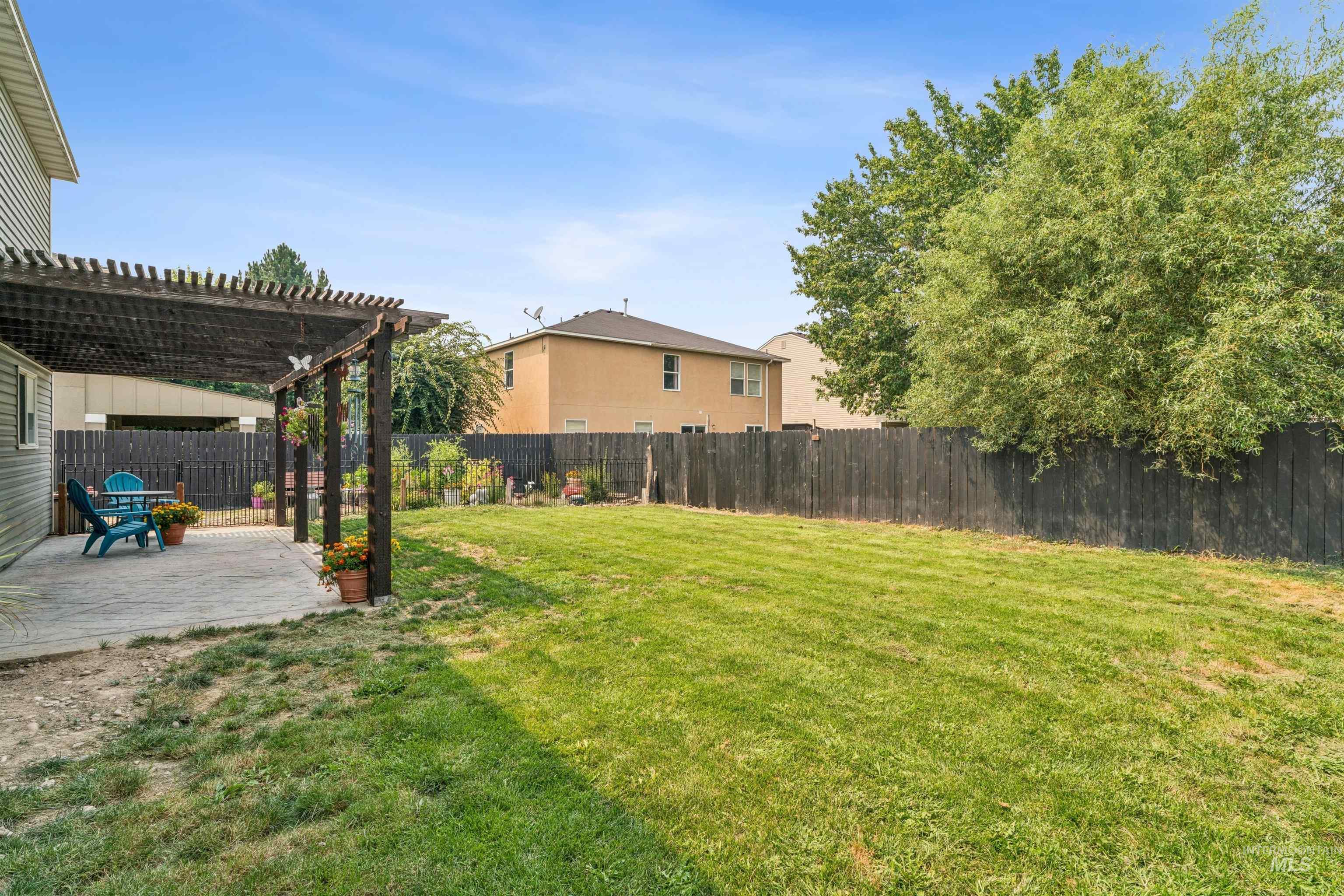 168 E Willow Creek Dr, Middleton, Idaho 83644, 4 Bedrooms, 2.5 Bathrooms, Residential For Sale, Price $399,000,MLS 98995732