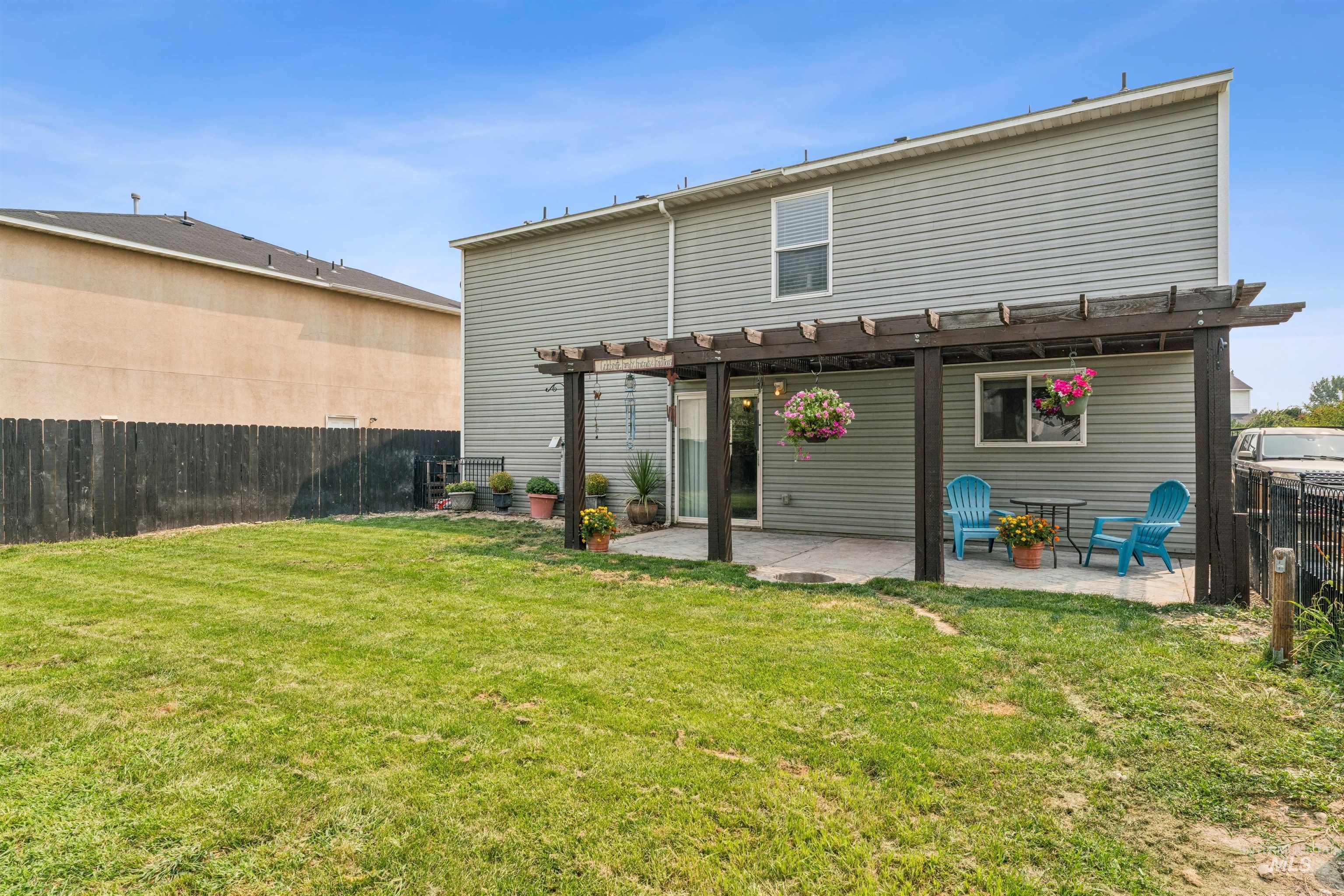 168 E Willow Creek Dr, Middleton, Idaho 83644, 4 Bedrooms, 2.5 Bathrooms, Residential For Sale, Price $399,000,MLS 98995732