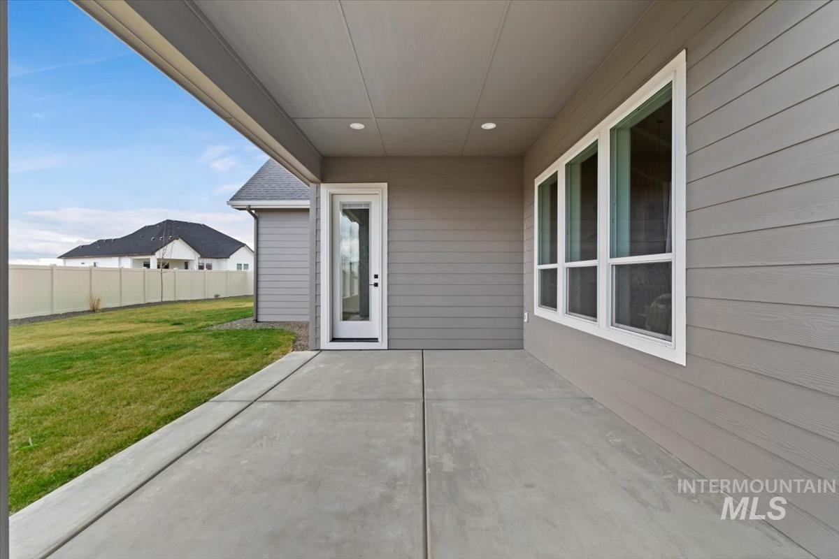 6507 W Carnock Dr., Eagle, Idaho 83616, 4 Bedrooms, 3 Bathrooms, Residential For Sale, Price $799,880,MLS 98995737