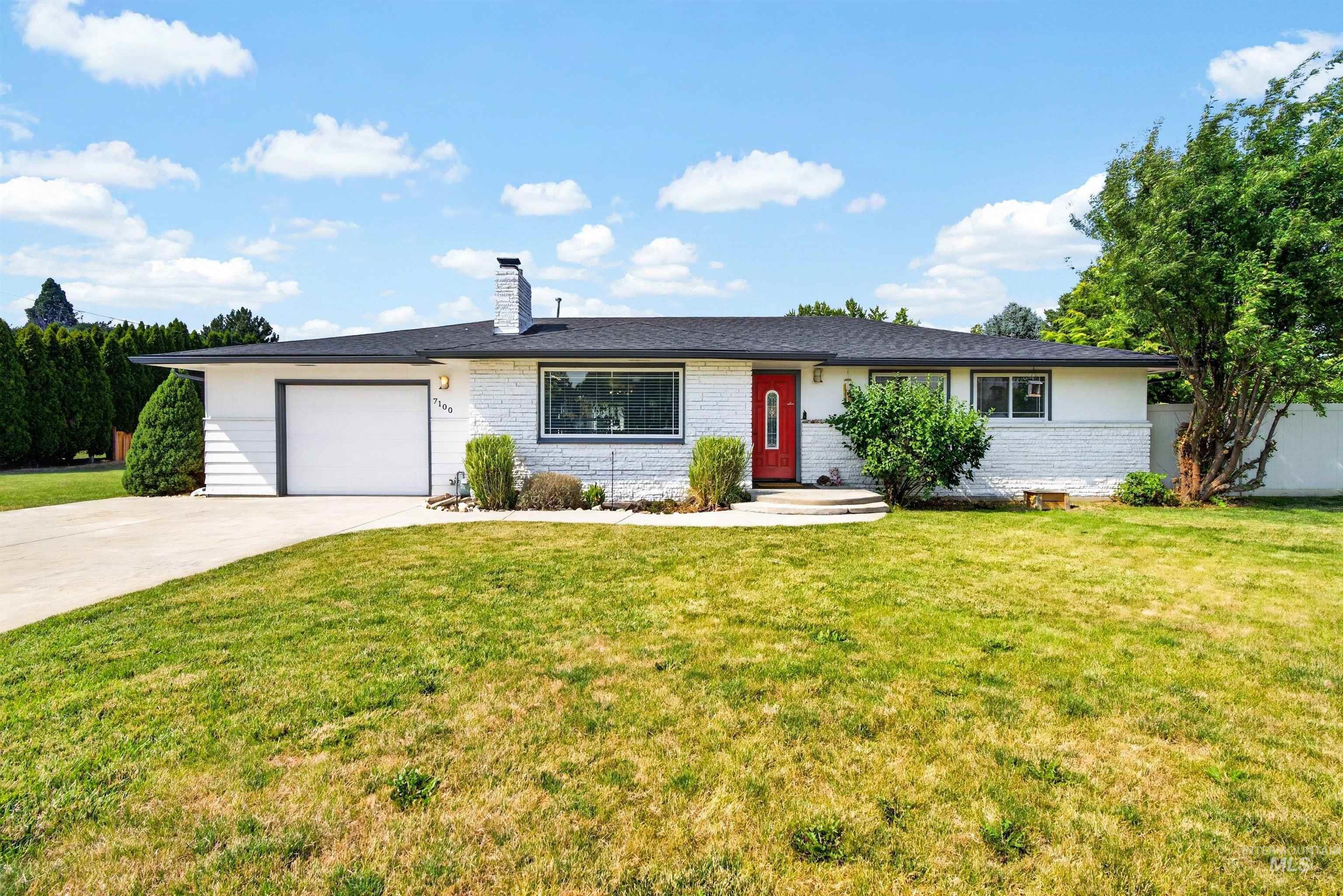 7100 W Poplar Street, Boise, Idaho 83704, 3 Bedrooms, 1.5 Bathrooms, Residential For Sale, Price $459,000,MLS 98995747