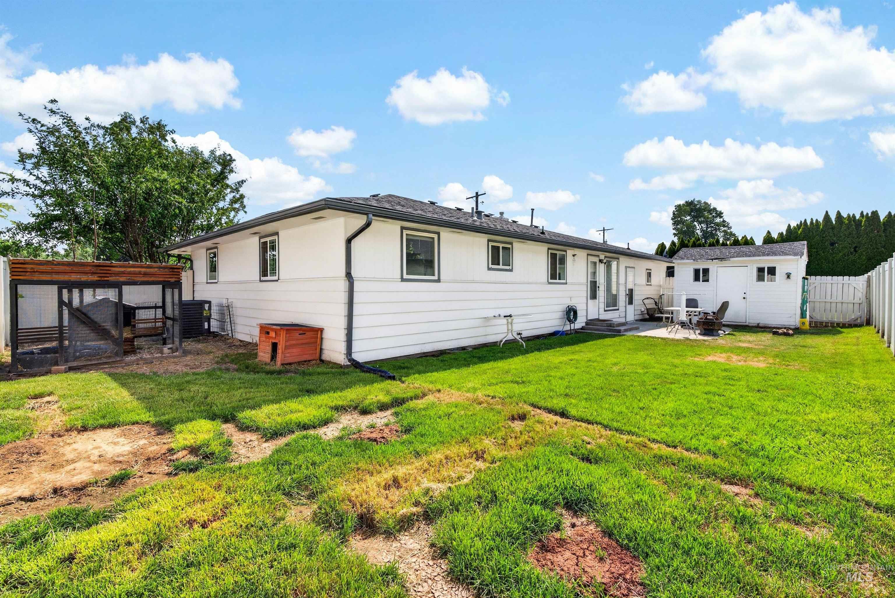 7100 W Poplar Street, Boise, Idaho 83704, 3 Bedrooms, 1.5 Bathrooms, Residential For Sale, Price $459,000,MLS 98995747