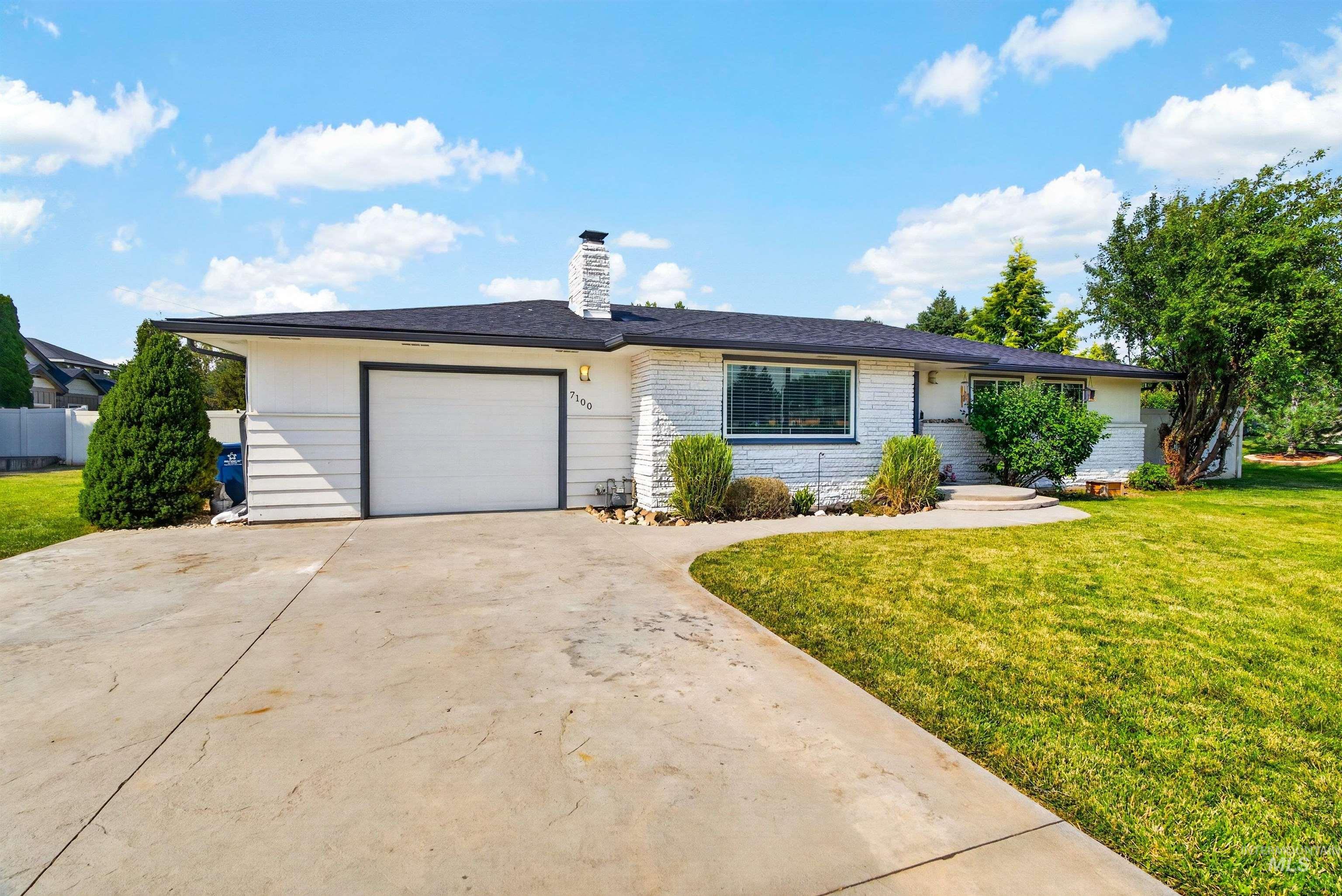 7100 W Poplar Street, Boise, Idaho 83704, 3 Bedrooms, 1.5 Bathrooms, Residential For Sale, Price $459,000,MLS 98995747
