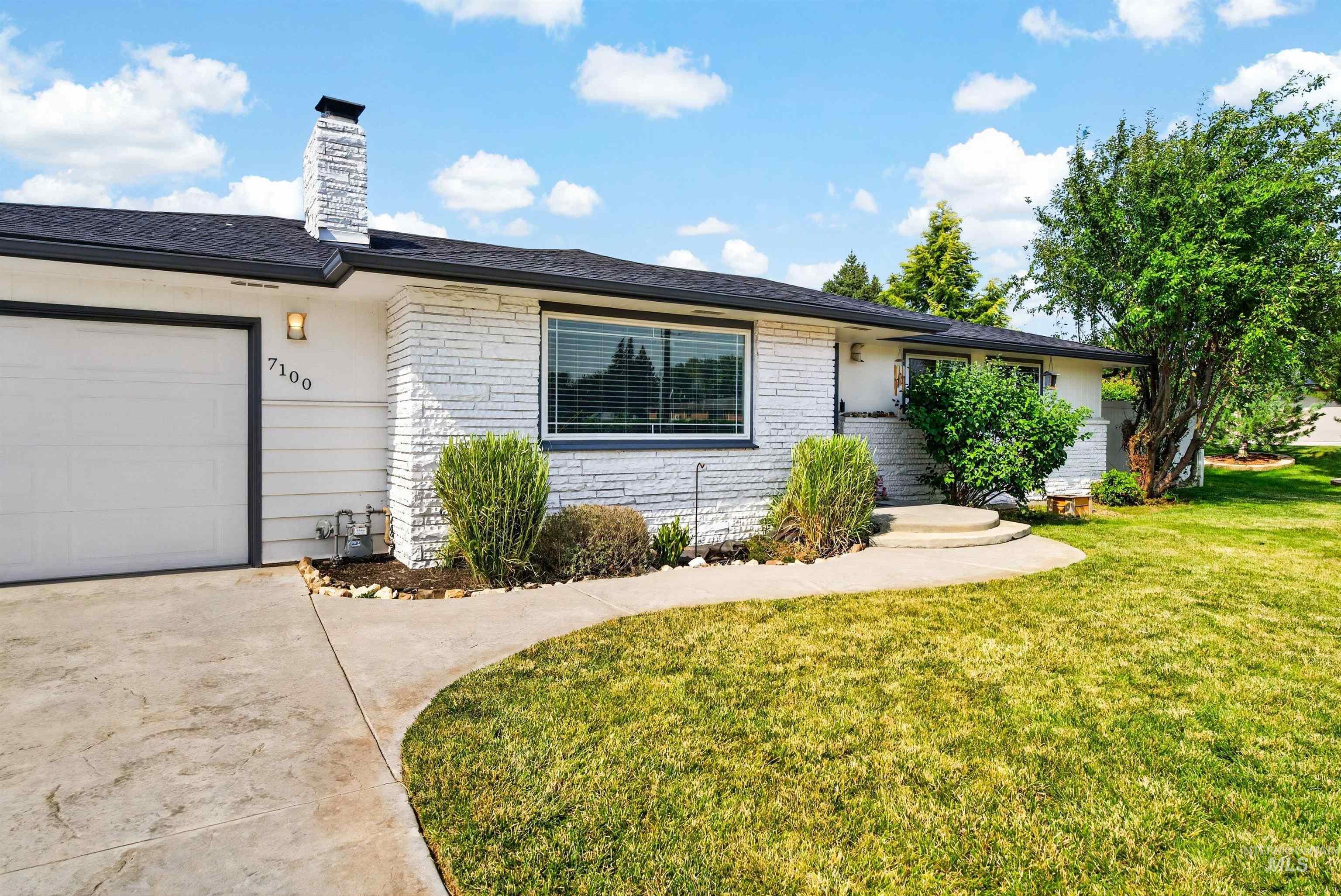 7100 W Poplar Street, Boise, Idaho 83704, 3 Bedrooms, 1.5 Bathrooms, Residential For Sale, Price $459,000,MLS 98995747