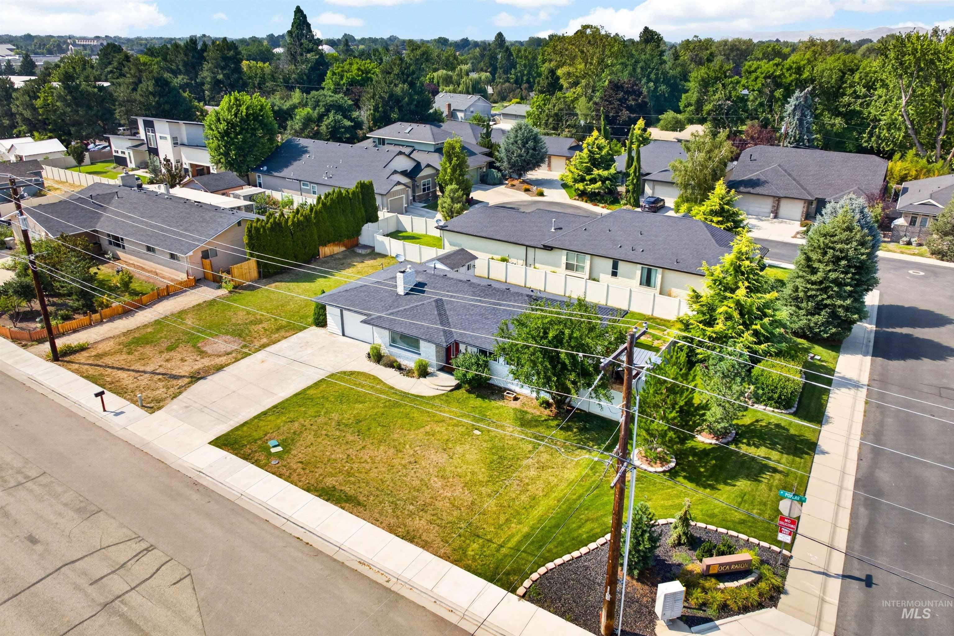 7100 W Poplar Street, Boise, Idaho 83704, 3 Bedrooms, 1.5 Bathrooms, Residential For Sale, Price $459,000,MLS 98995747
