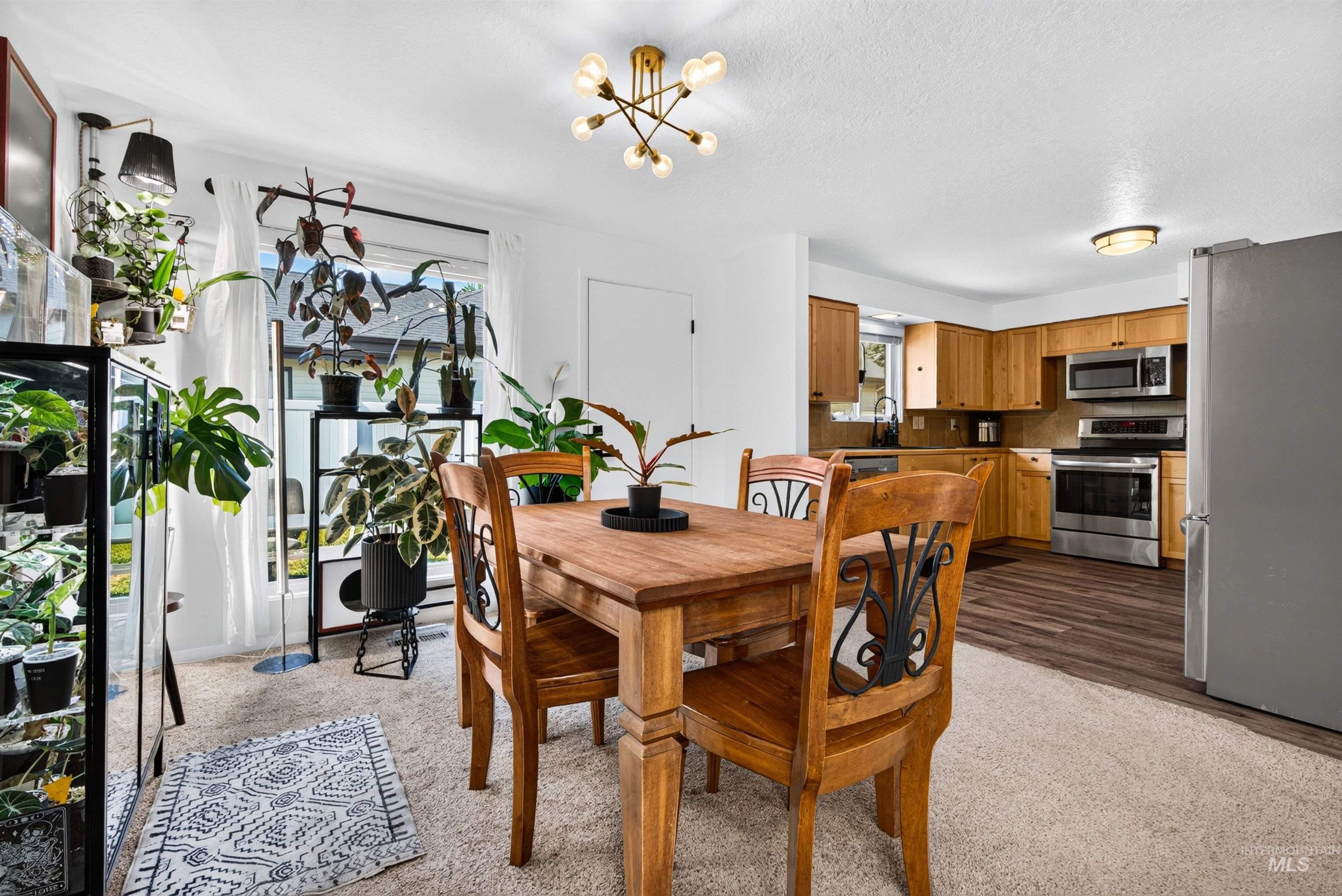 7100 W Poplar Street, Boise, Idaho 83704, 3 Bedrooms, 1.5 Bathrooms, Residential For Sale, Price $459,000,MLS 98995747