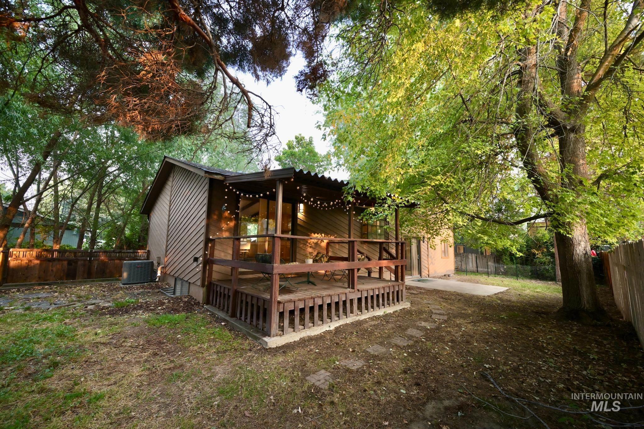5541 N Samson Ave., Boise, Idaho 83704, 4 Bedrooms, 3.5 Bathrooms, Residential For Sale, Price $579,000, 98995799