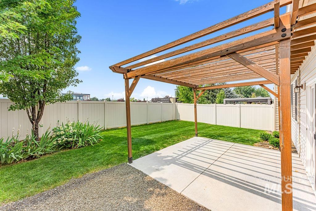 2193 S Hills Ave., Meridian, Idaho 83642, 3 Bedrooms, 2.5 Bathrooms, Residential For Sale, Price $455,000,MLS 98995810