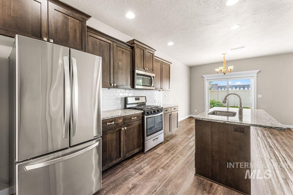 2193 S Hills Ave., Meridian, Idaho 83642, 3 Bedrooms, 2.5 Bathrooms, Residential For Sale, Price $455,000,MLS 98995810