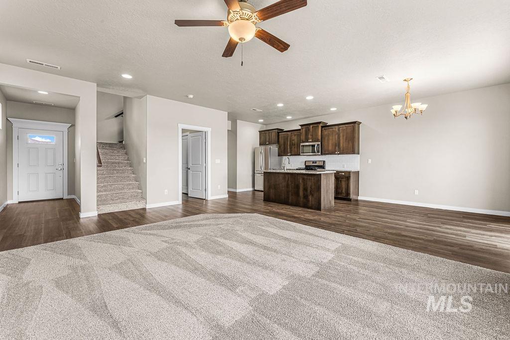 2193 S Hills Ave., Meridian, Idaho 83642, 3 Bedrooms, 2.5 Bathrooms, Residential For Sale, Price $455,000,MLS 98995810