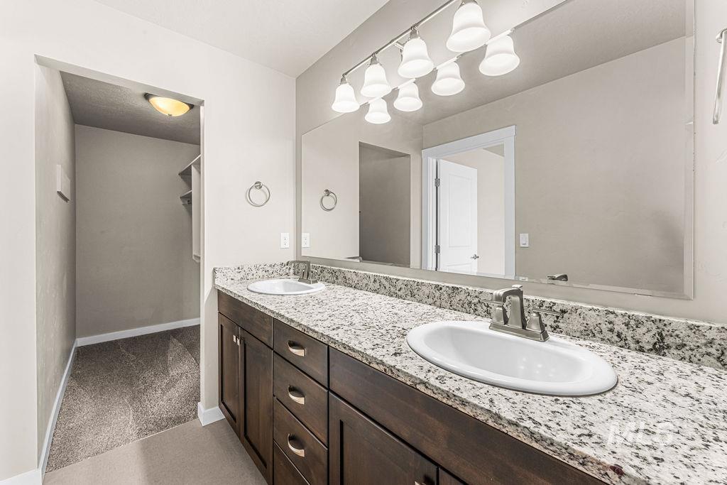 2193 S Hills Ave., Meridian, Idaho 83642, 3 Bedrooms, 2.5 Bathrooms, Residential For Sale, Price $455,000,MLS 98995810