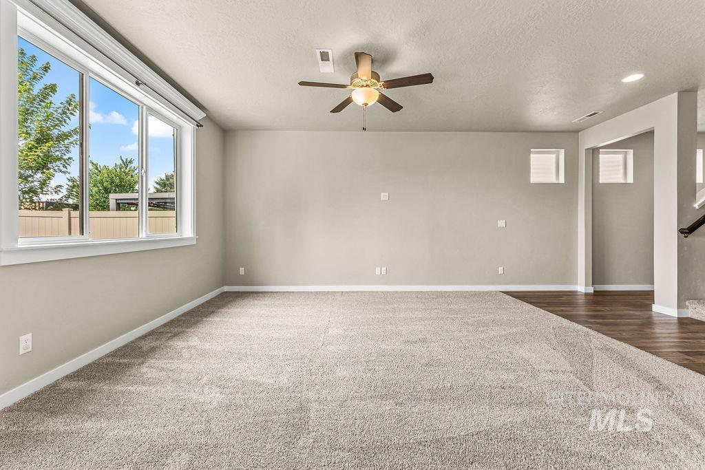 2193 S Hills Ave., Meridian, Idaho 83642, 3 Bedrooms, 2.5 Bathrooms, Residential For Sale, Price $455,000,MLS 98995810