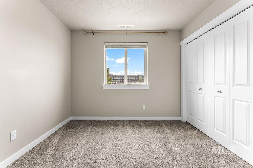 2193 S Hills Ave., Meridian, Idaho 83642, 3 Bedrooms, 2.5 Bathrooms, Residential For Sale, Price $455,000,MLS 98995810