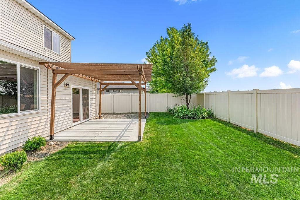 2193 S Hills Ave., Meridian, Idaho 83642, 3 Bedrooms, 2.5 Bathrooms, Residential For Sale, Price $455,000,MLS 98995810