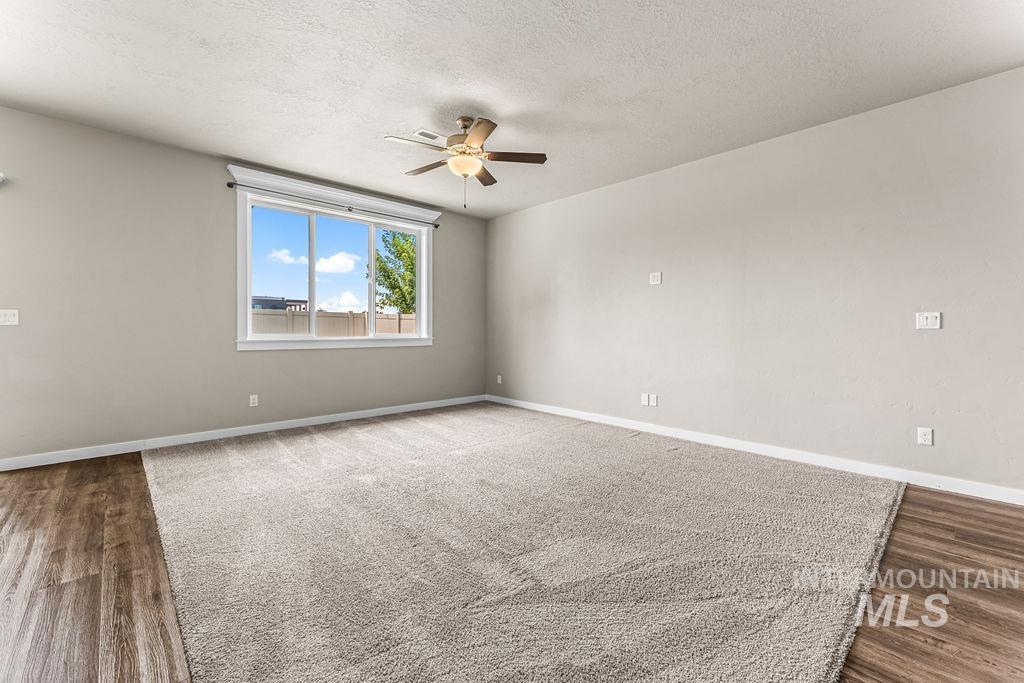 2193 S Hills Ave., Meridian, Idaho 83642, 3 Bedrooms, 2.5 Bathrooms, Residential For Sale, Price $455,000,MLS 98995810