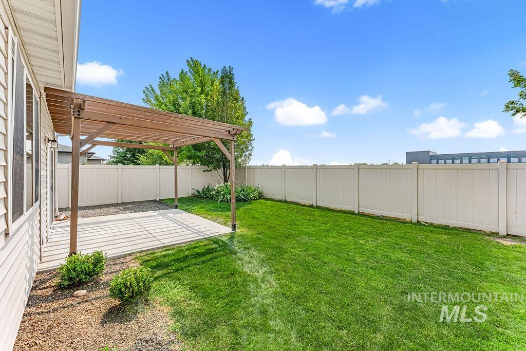 2193 S Hills Ave., Meridian, Idaho 83642, 3 Bedrooms, 2.5 Bathrooms, Residential For Sale, Price $455,000,MLS 98995810