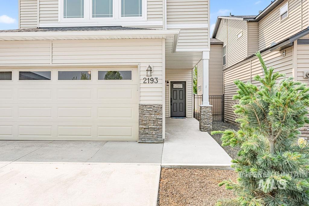 2193 S Hills Ave., Meridian, Idaho 83642, 3 Bedrooms, 2.5 Bathrooms, Residential For Sale, Price $455,000,MLS 98995810