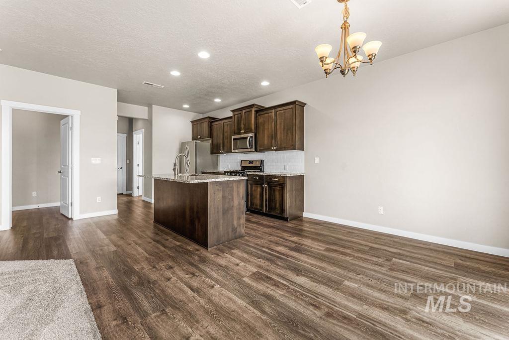 2193 S Hills Ave., Meridian, Idaho 83642, 3 Bedrooms, 2.5 Bathrooms, Residential For Sale, Price $455,000,MLS 98995810