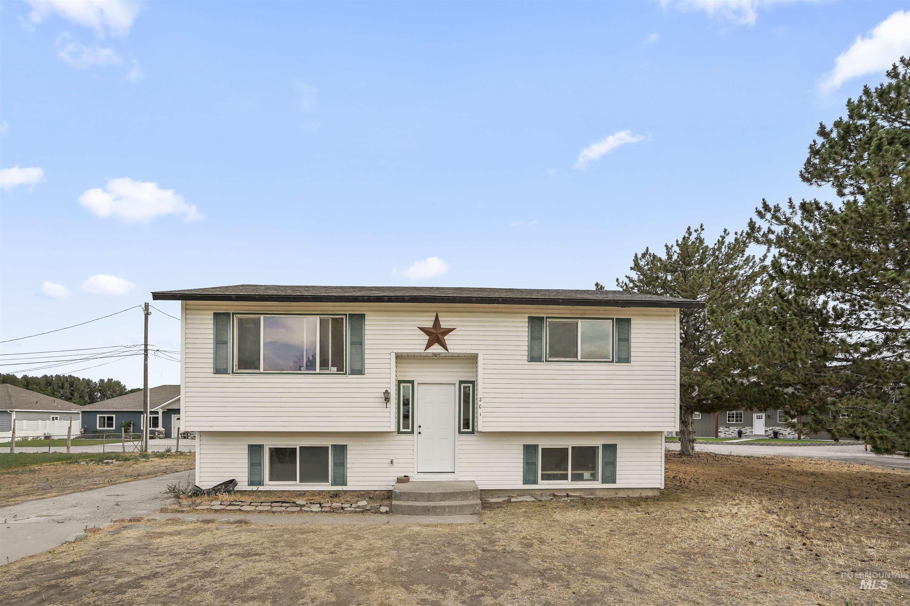 201 E 15th, Rupert, Idaho 83350, 5 Bedrooms, 2 Bathrooms, Residential For Sale, Price $325,000,MLS 98995822