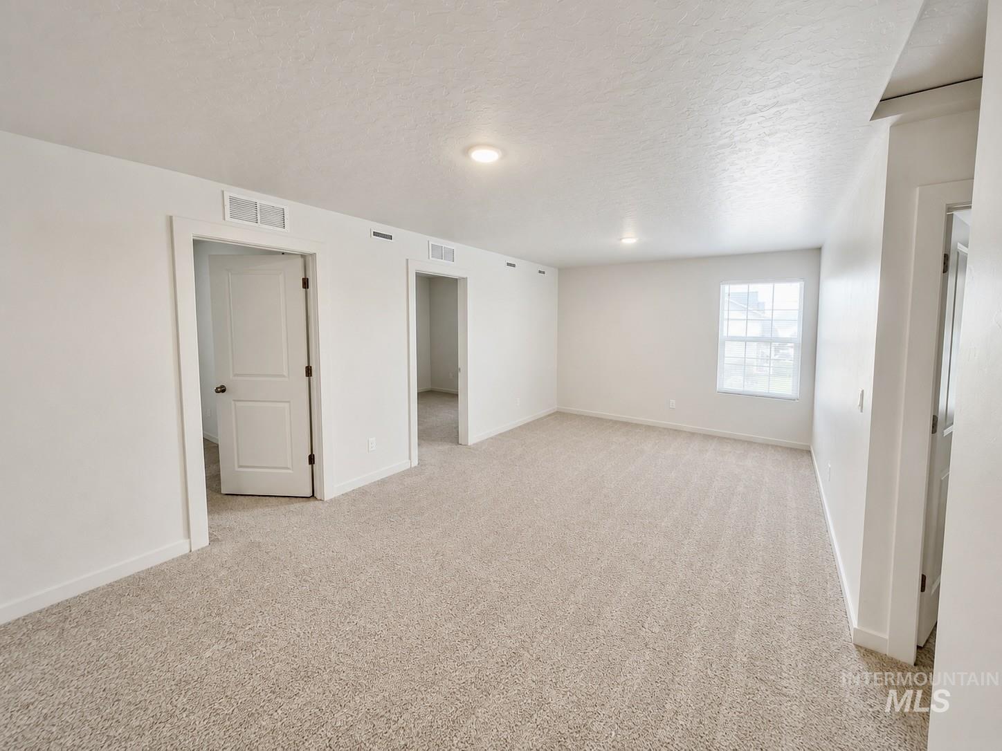 3305 E Mossy Rock ct., Nampa, Idaho 83686, 4 Bedrooms, 2.5 Bathrooms, Residential For Sale, Price $415,000,MLS 98995831