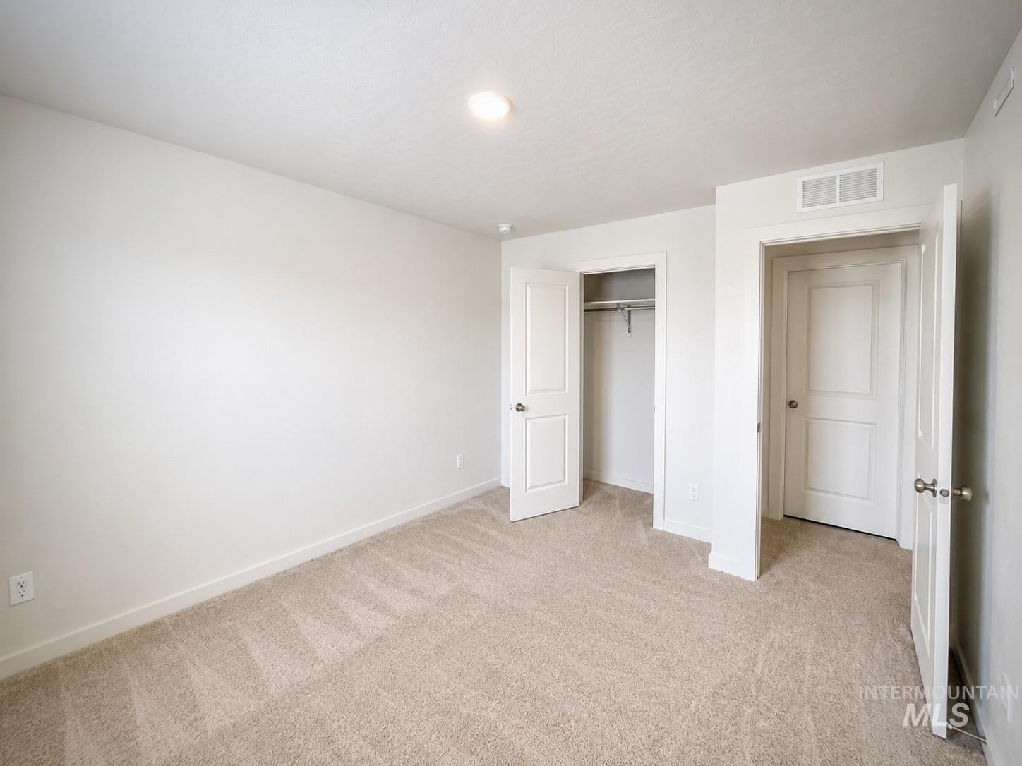 3305 E Mossy Rock ct., Nampa, Idaho 83686, 4 Bedrooms, 2.5 Bathrooms, Residential For Sale, Price $415,000,MLS 98995831