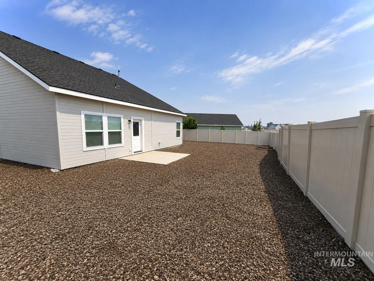 3305 E Mossy Rock ct., Nampa, Idaho 83686, 4 Bedrooms, 2.5 Bathrooms, Residential For Sale, Price $415,000,MLS 98995831