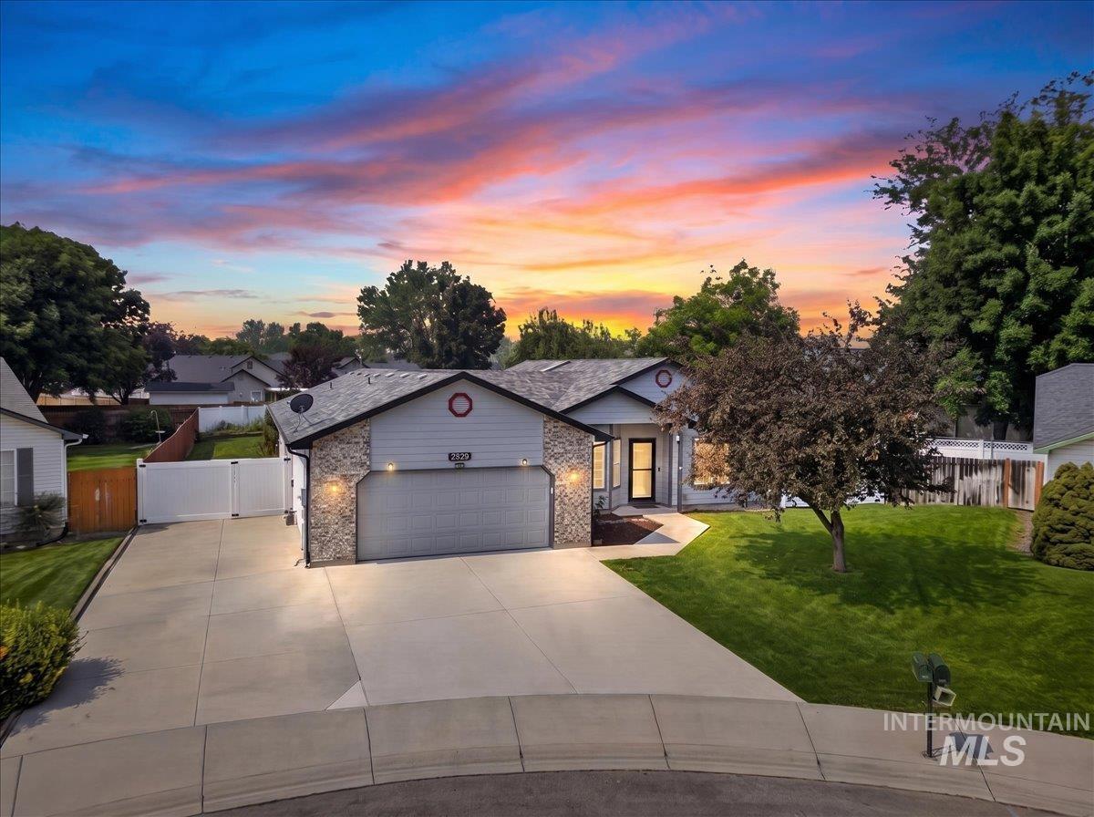 2829 N Valam Ave, Meridian, Idaho 83646, 4 Bedrooms, 2.5 Bathrooms, Residential For Sale, Price $474,990,MLS 98995871