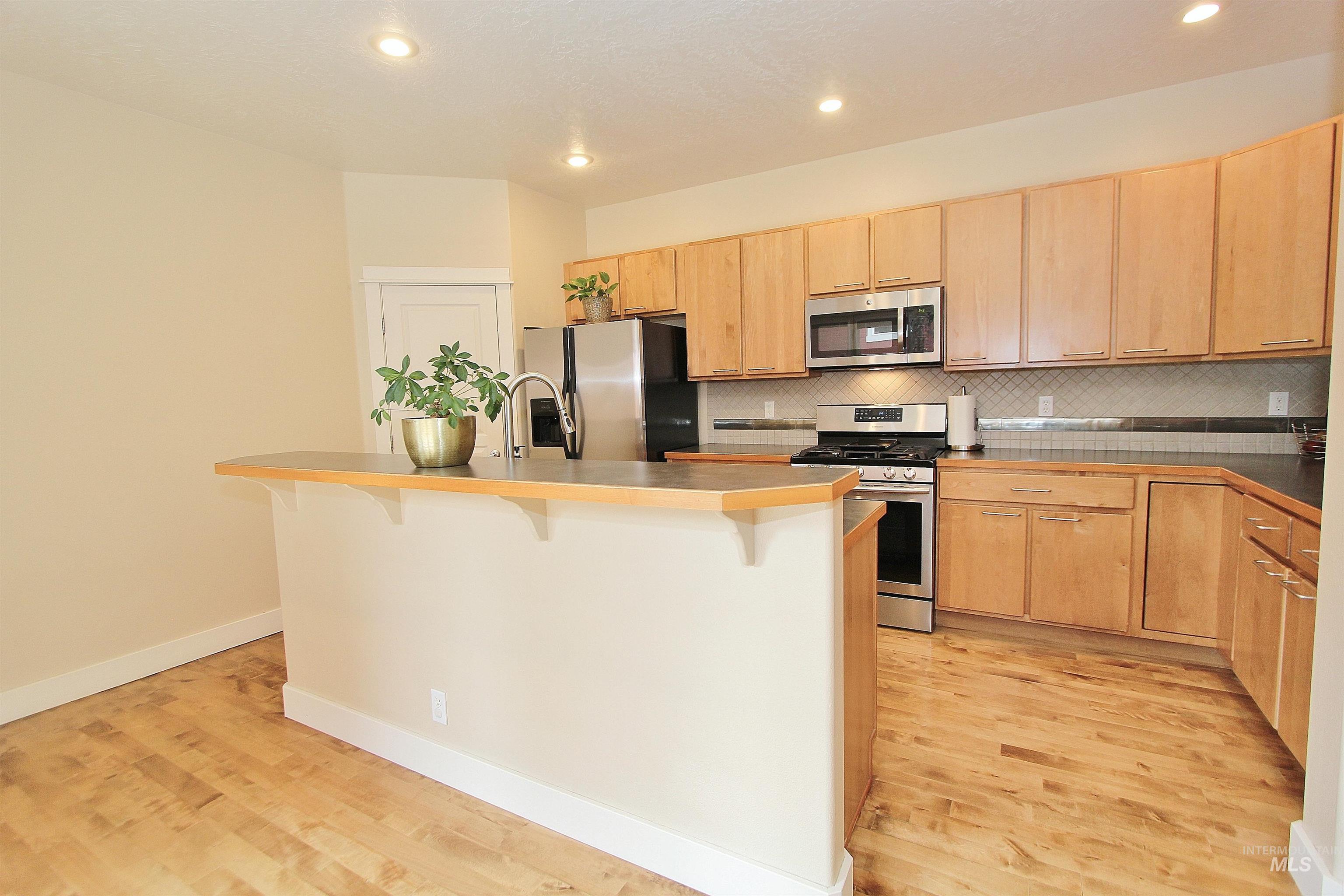 1013 E Legacy View Dr, Meridian, Idaho 83646, 4 Bedrooms, 2.5 Bathrooms, Residential For Sale, Price $585,000,MLS 98995895
