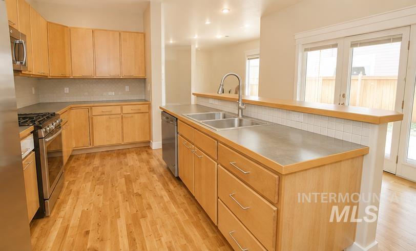 1013 E Legacy View Dr, Meridian, Idaho 83646, 4 Bedrooms, 2.5 Bathrooms, Residential For Sale, Price $585,000,MLS 98995895