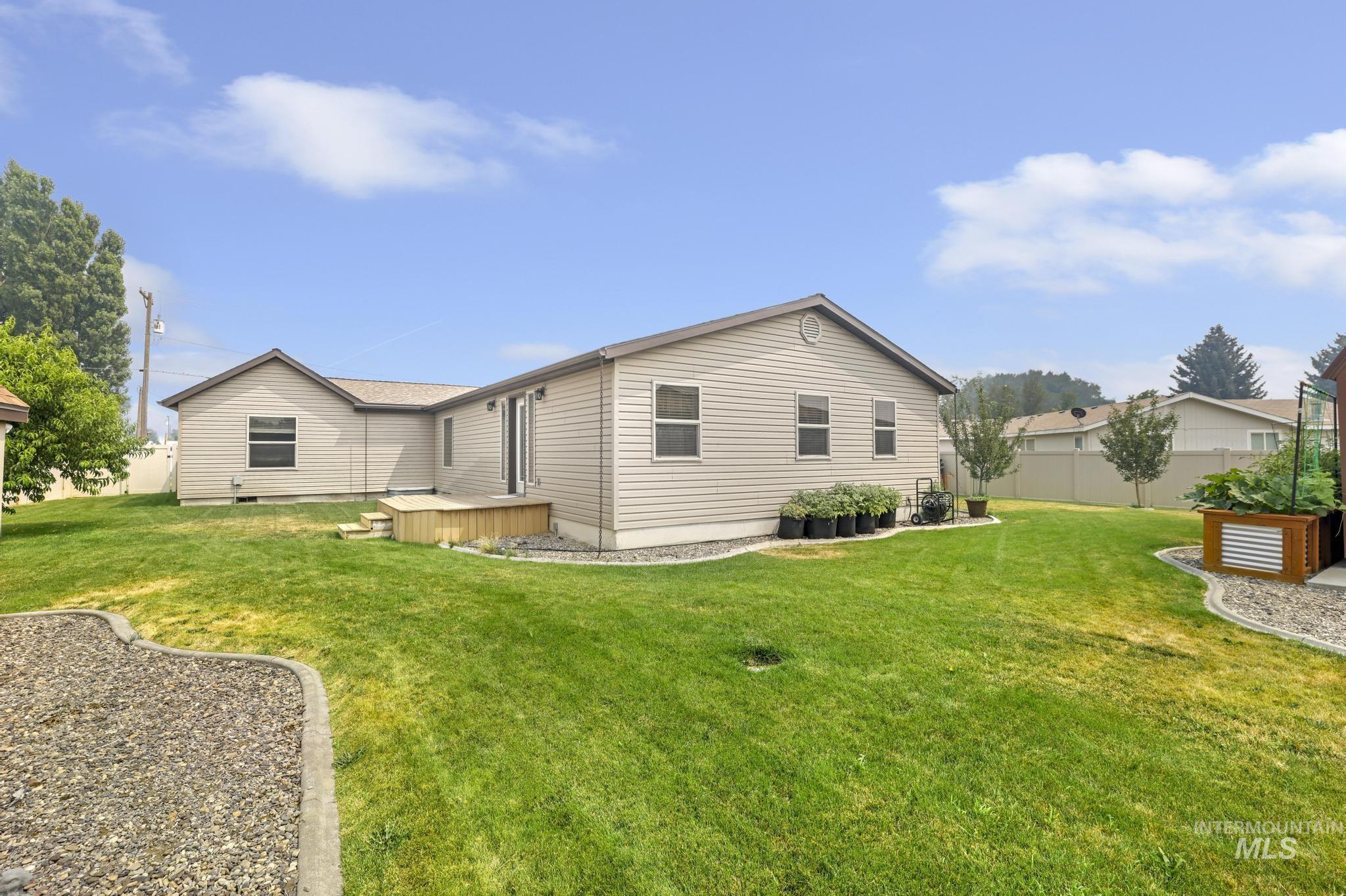 1811 W St, Heyburn, Idaho 83336, 4 Bedrooms, 3 Bathrooms, Residential For Sale, Price $439,000,MLS 98995902