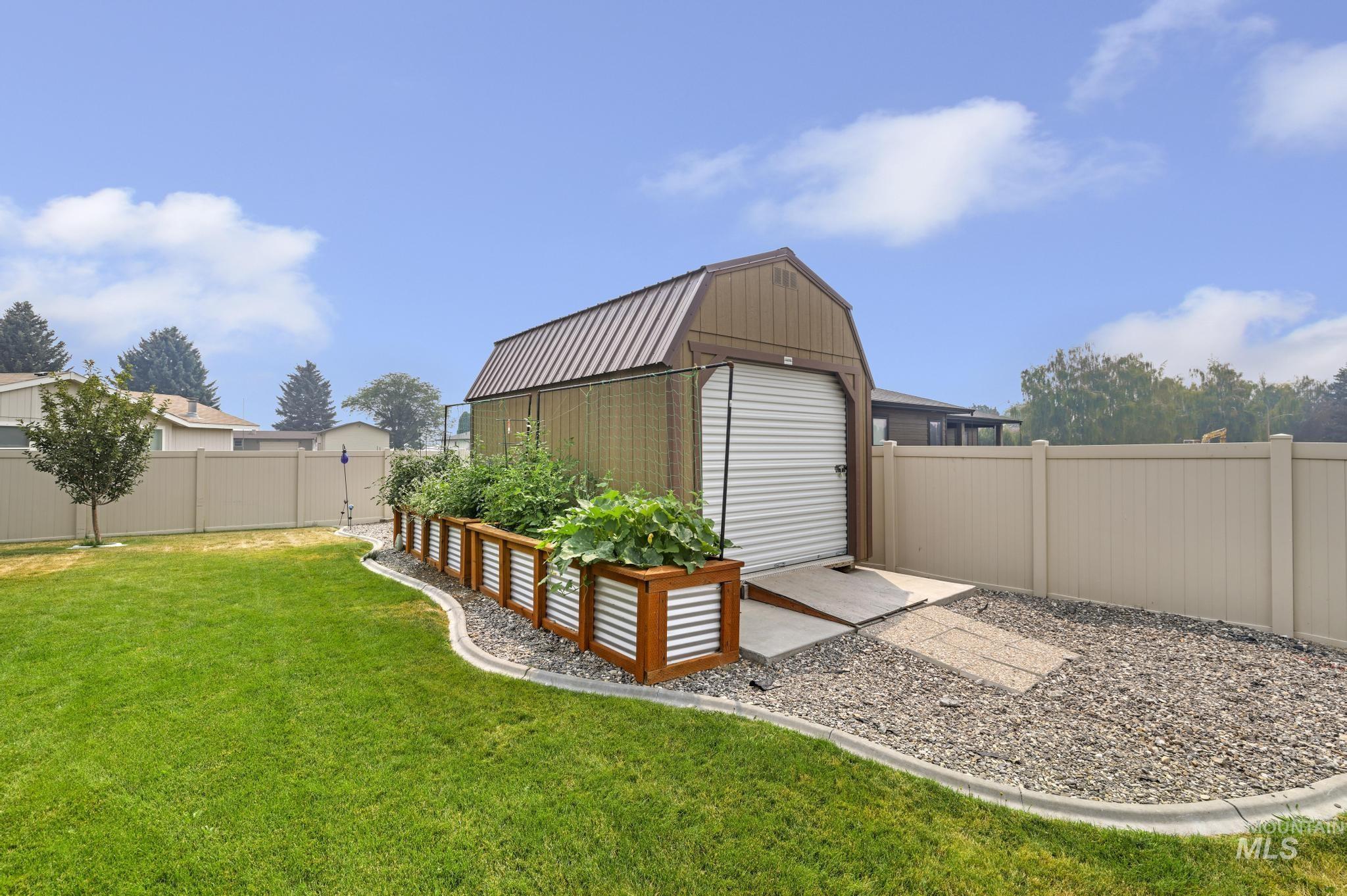 1811 W St, Heyburn, Idaho 83336, 4 Bedrooms, 3 Bathrooms, Residential For Sale, Price $439,000,MLS 98995902
