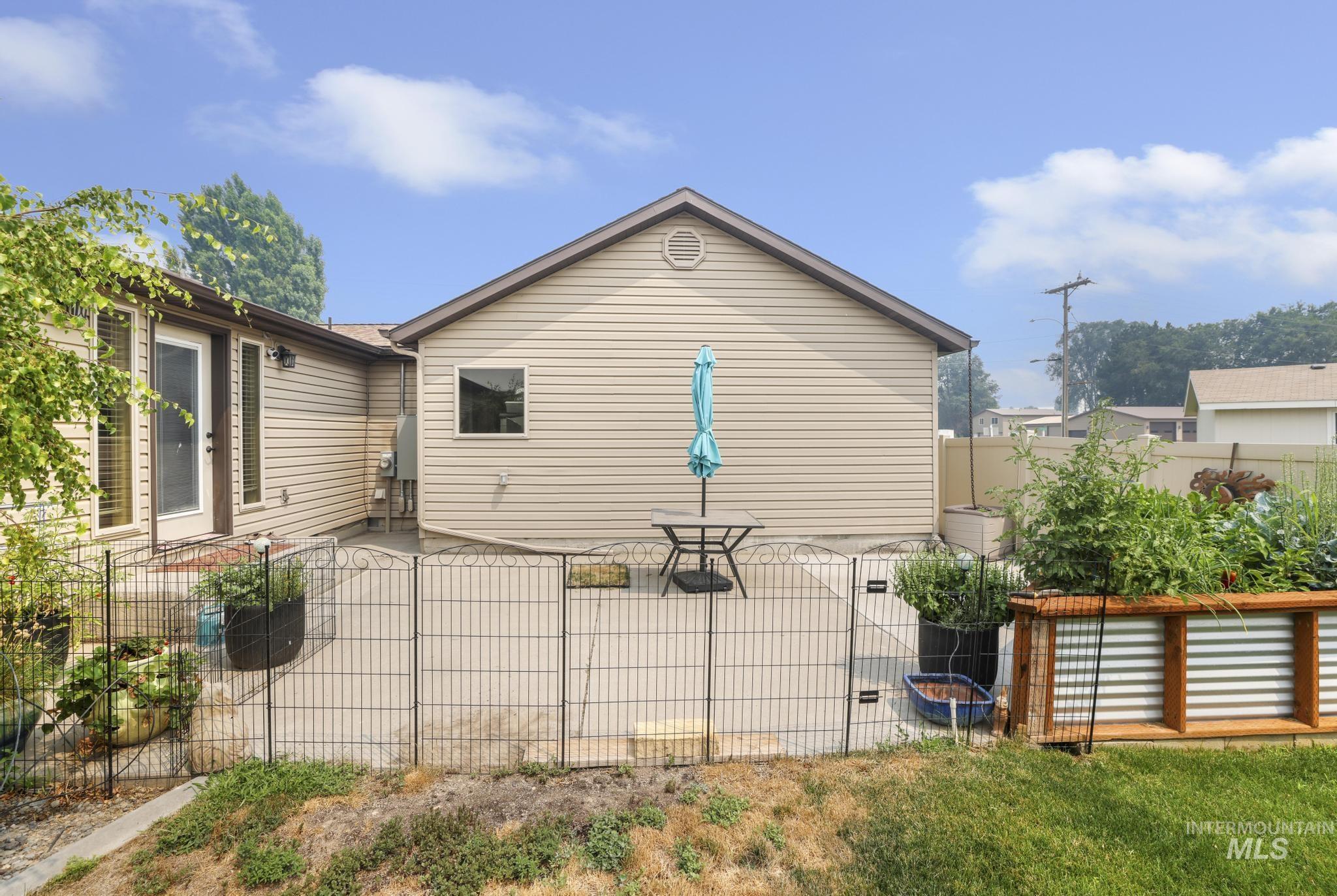 1811 W St, Heyburn, Idaho 83336, 4 Bedrooms, 3 Bathrooms, Residential For Sale, Price $439,000,MLS 98995902