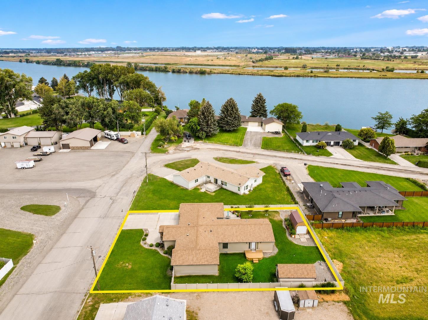 1811 W St, Heyburn, Idaho 83336, 4 Bedrooms, 3 Bathrooms, Residential For Sale, Price $439,000,MLS 98995902