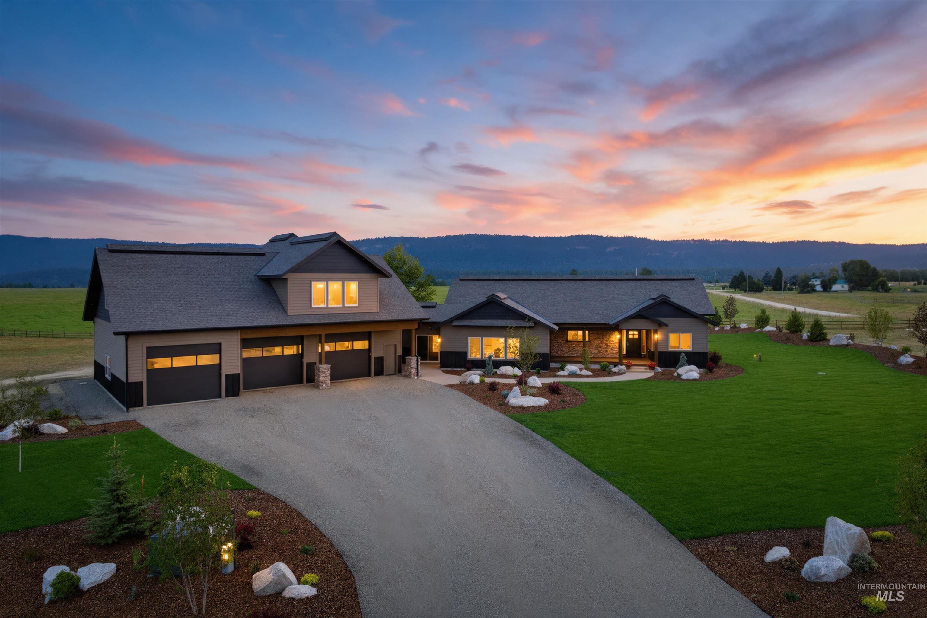 13945 Galloping Rd, McCall, Idaho 83638, 5 Bedrooms, 3 Bathrooms, Residential For Sale, Price $1,765,000, 98995904