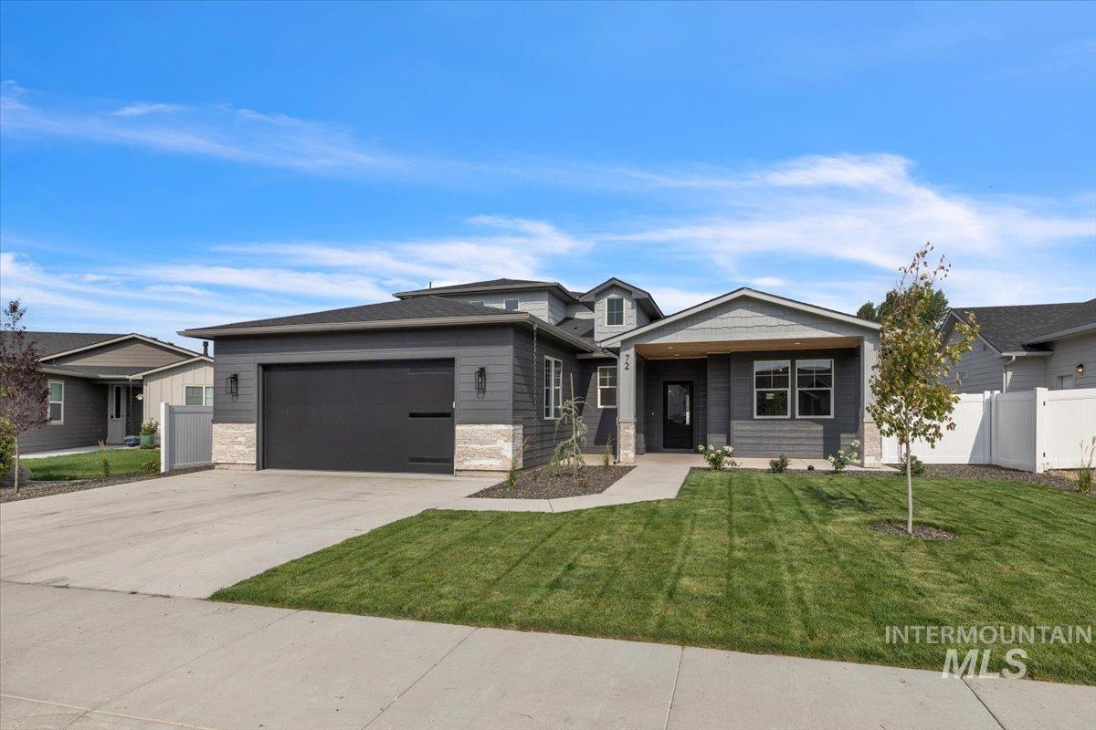72 S Ravine Way, Nampa, Idaho 83687, 3 Bedrooms, 2.5 Bathrooms, Residential For Sale, Price $595,000,MLS 98995913