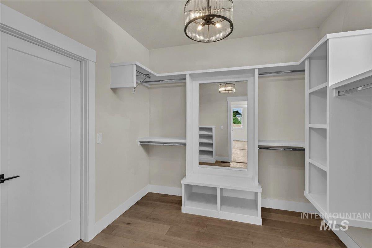 72 S Ravine Way, Nampa, Idaho 83687, 3 Bedrooms, 2.5 Bathrooms, Residential For Sale, Price $595,000,MLS 98995913