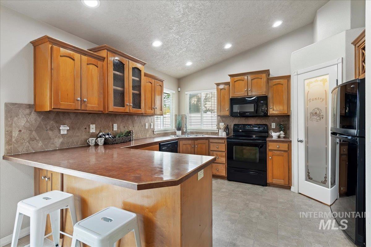 2710 W Crossland, Meridian, Idaho 83646, 4 Bedrooms, 2.5 Bathrooms, Residential For Sale, Price $550,000,MLS 98995915