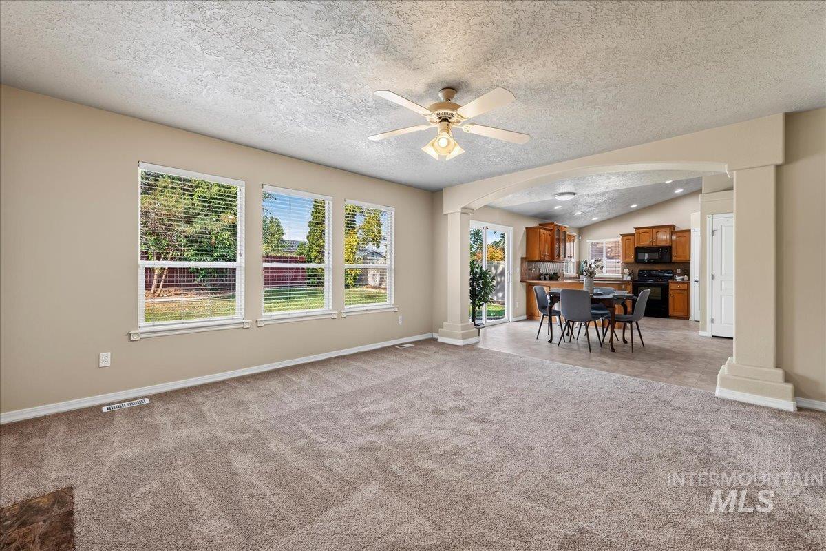 2710 W Crossland, Meridian, Idaho 83646, 4 Bedrooms, 2.5 Bathrooms, Residential For Sale, Price $550,000,MLS 98995915