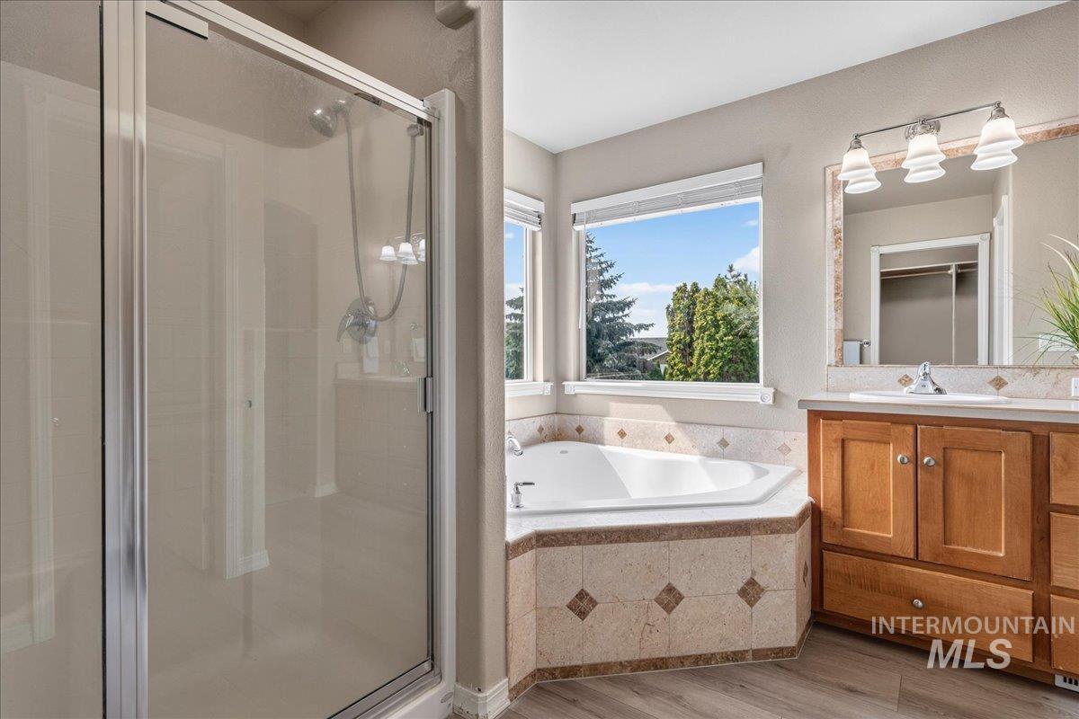 2710 W Crossland, Meridian, Idaho 83646, 4 Bedrooms, 2.5 Bathrooms, Residential For Sale, Price $550,000,MLS 98995915