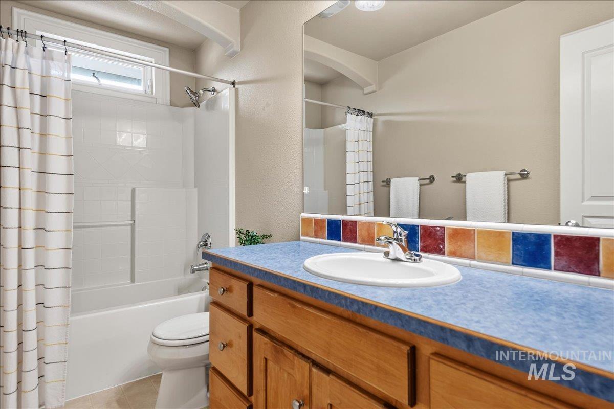 2710 W Crossland, Meridian, Idaho 83646, 4 Bedrooms, 2.5 Bathrooms, Residential For Sale, Price $550,000,MLS 98995915