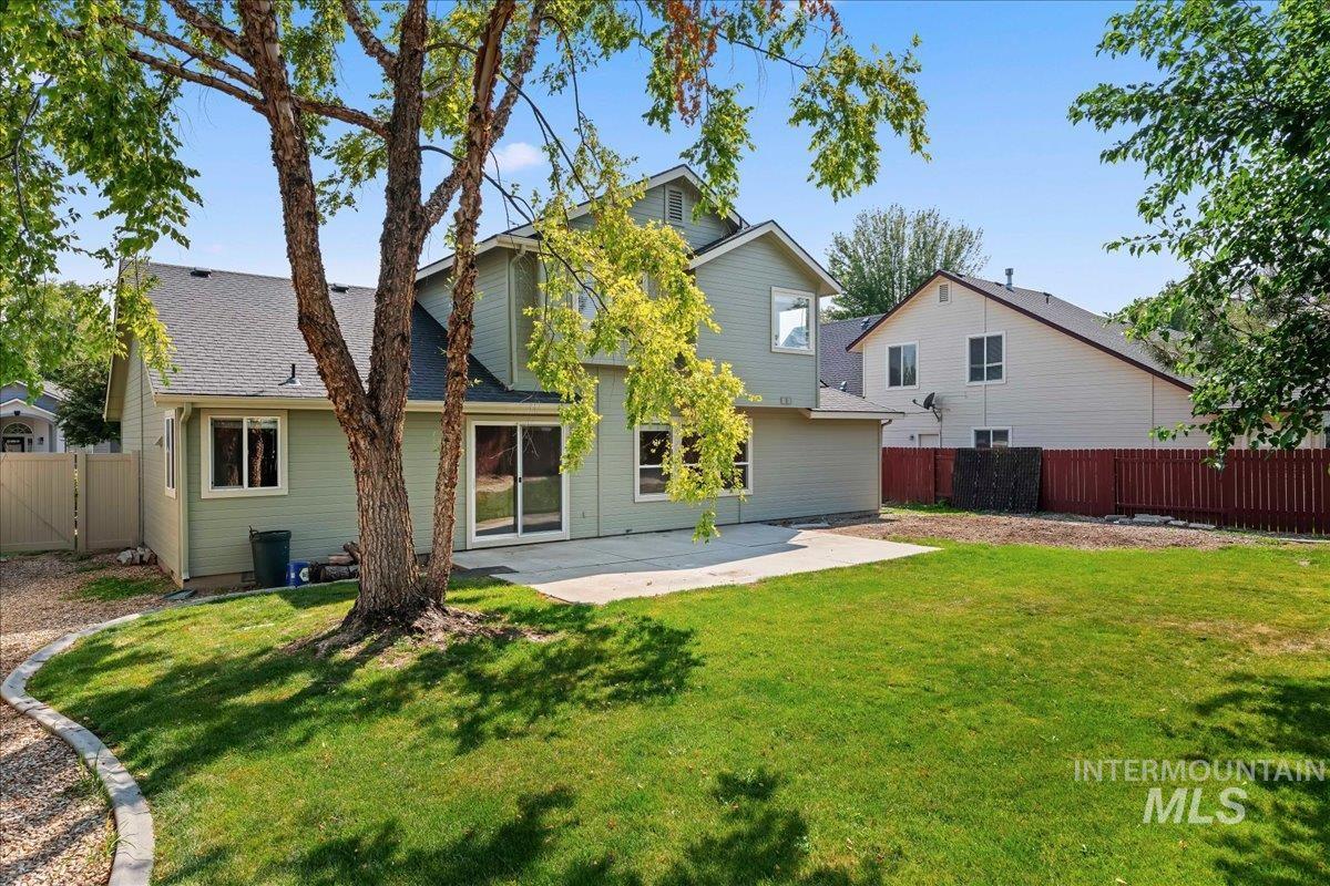 2710 W Crossland, Meridian, Idaho 83646, 4 Bedrooms, 2.5 Bathrooms, Residential For Sale, Price $550,000,MLS 98995915