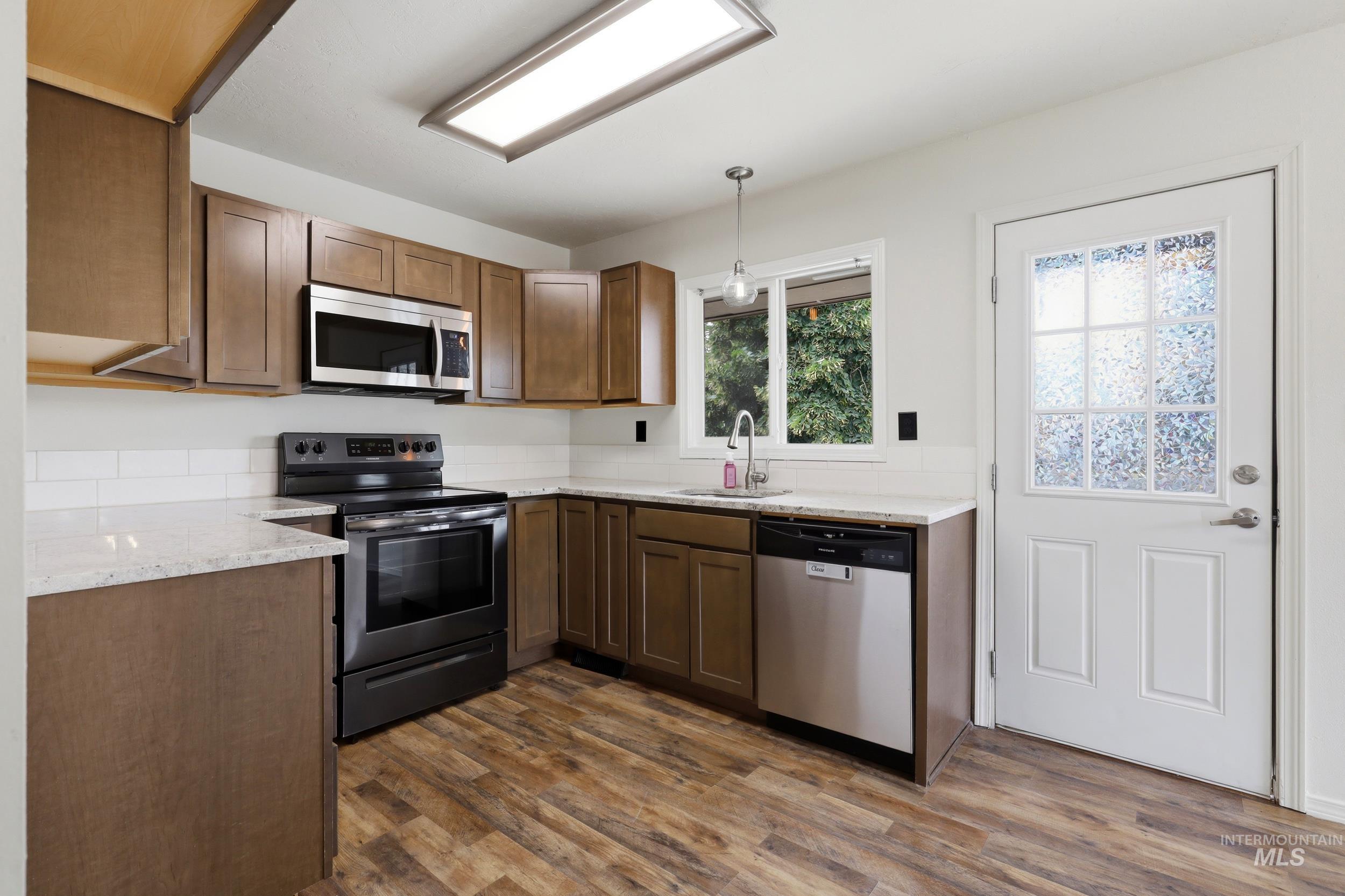 2813 N Francis St, Coeur d'Alene, Idaho 83815, 4 Bedrooms, 2 Bathrooms, Residential For Sale, Price $475,000,MLS 98995919